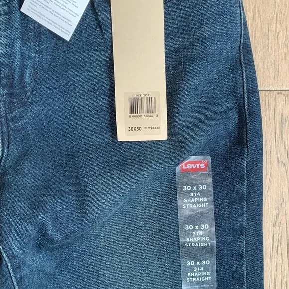NWT Levi's 314 Shaping Straight Jeans 30x30 - Picture 2 of 7